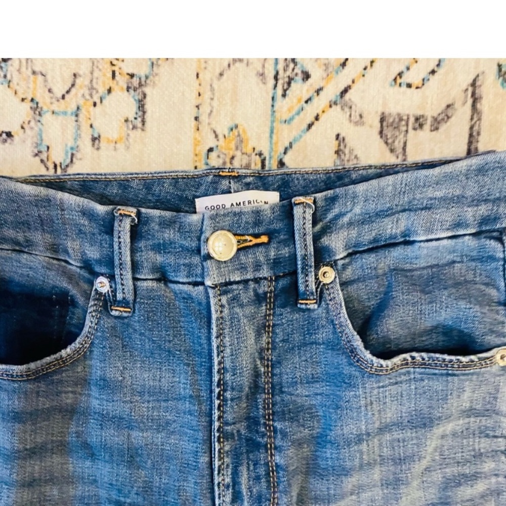 GOOD AMERICAN Good Waist Distressed Raw Hem Skinny Jeans - Picture 6 of 7